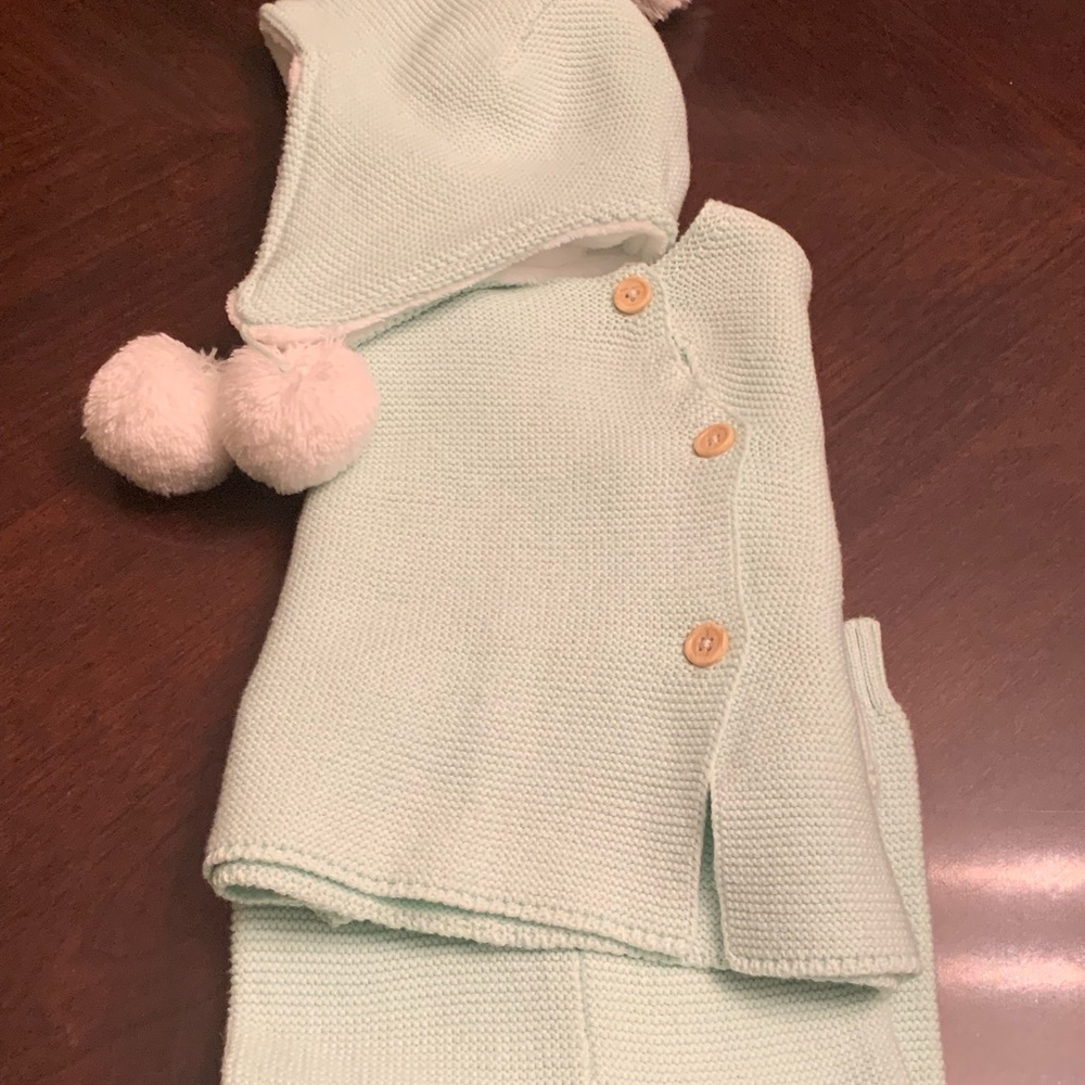 100% Cotton Sweater, Pants, and Hat in Mint Green.  3-6 Months